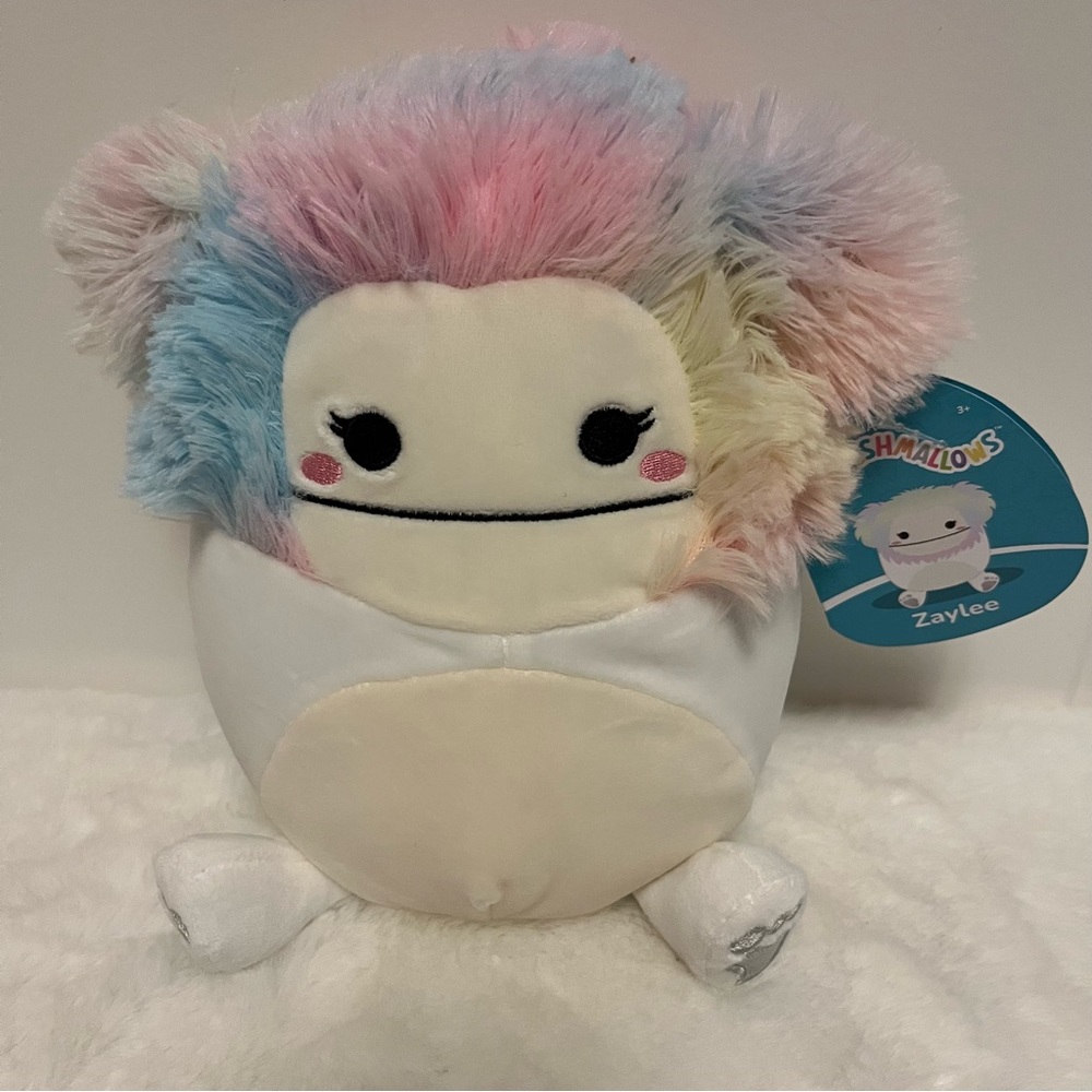 Squishmallow Zaylee Bigfoot, Yeti White Rainbow 🌈, 7” New